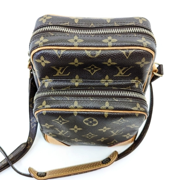 💎Authentic Louis Vuitton Amazon monogram crossbody Bag. Includes Free Gift! 😍 - Picture 7 of 17